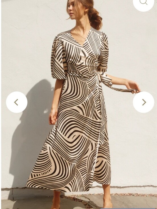 bohme Dresses & Skirts - Bohme Black & White Abstract Wrap Midi Dress with Puff Sleeves